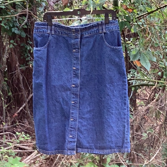 🦋NWOT Kim Rogers Just So Fun Size 12 Denim Skirt Wardrobe Must Have 🦋 - Picture 1 of 9